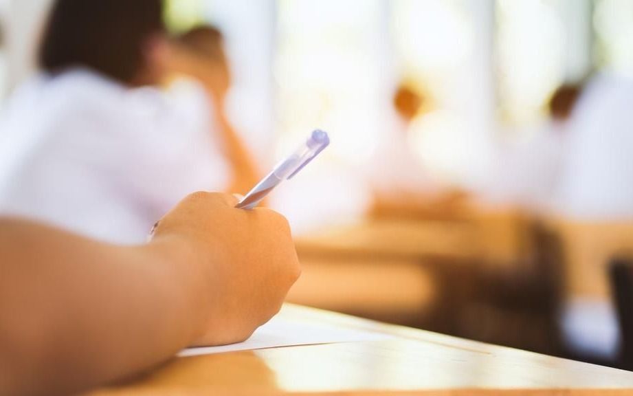 aula alumno escribir