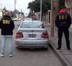 auto robado policial suarez