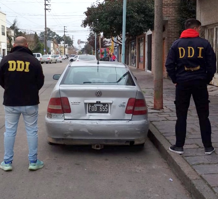 auto robado policial suarez