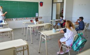 aula escuela alumnos qr