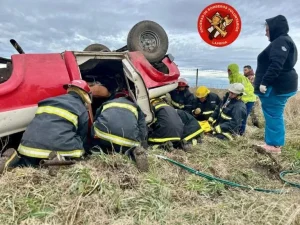 vuelco camioneta laprida