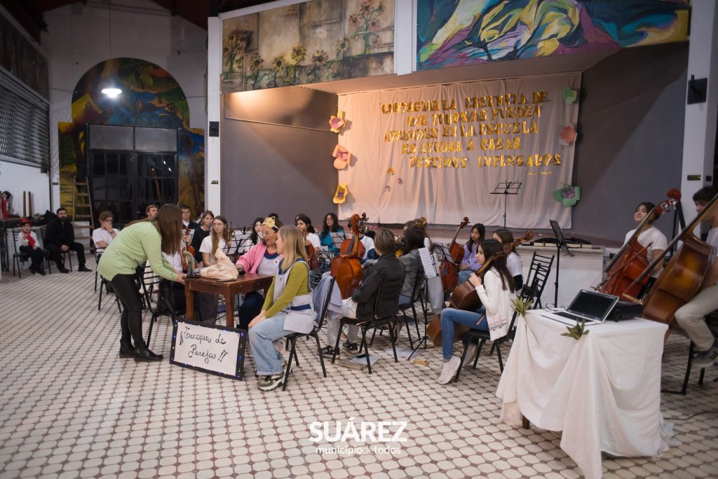 Emotivo acto por el Día del Maestro: Despedida a los docentes que se jubilaron y recepción