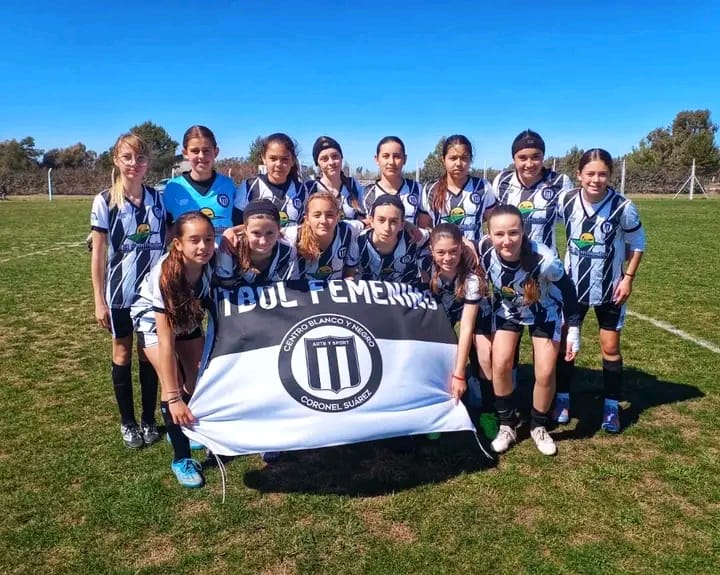 sub 15 blanco y negro femenino