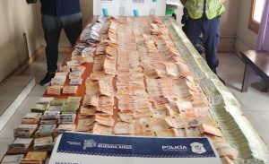 Entregó los 4 millones de pesos robados a un familiar, pero aún no fue detenido