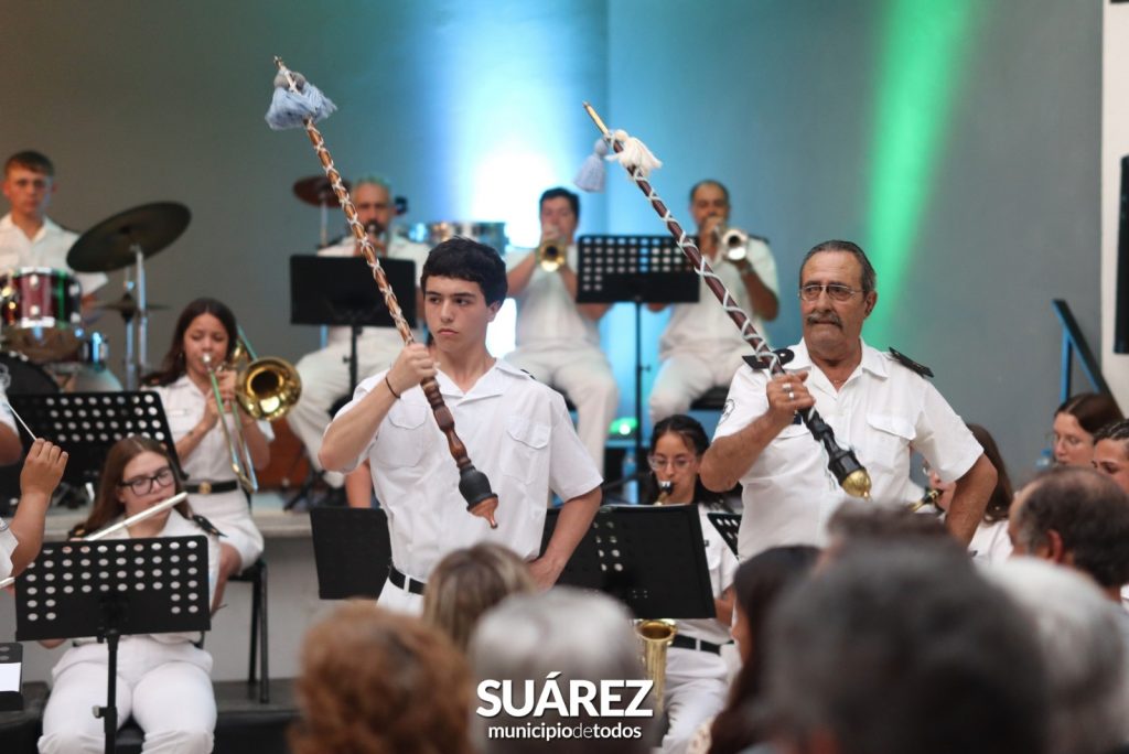 Cambio de mando en el histórico bastón de la Banda Municipal