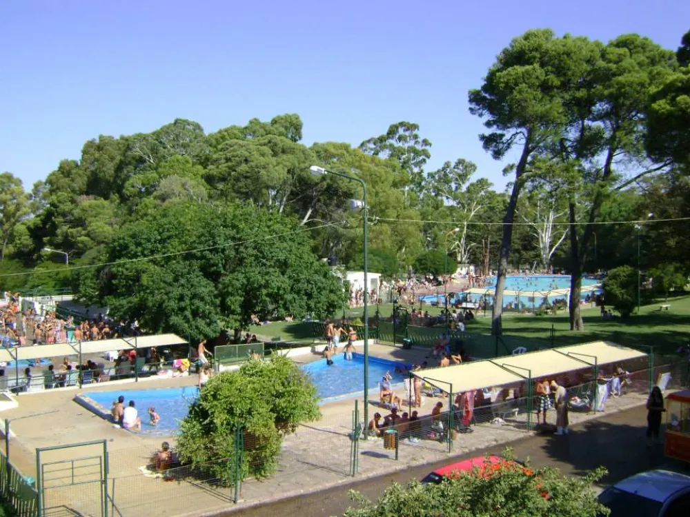 Inauguran las piletas del parque pigüense. Los valores para la temporada