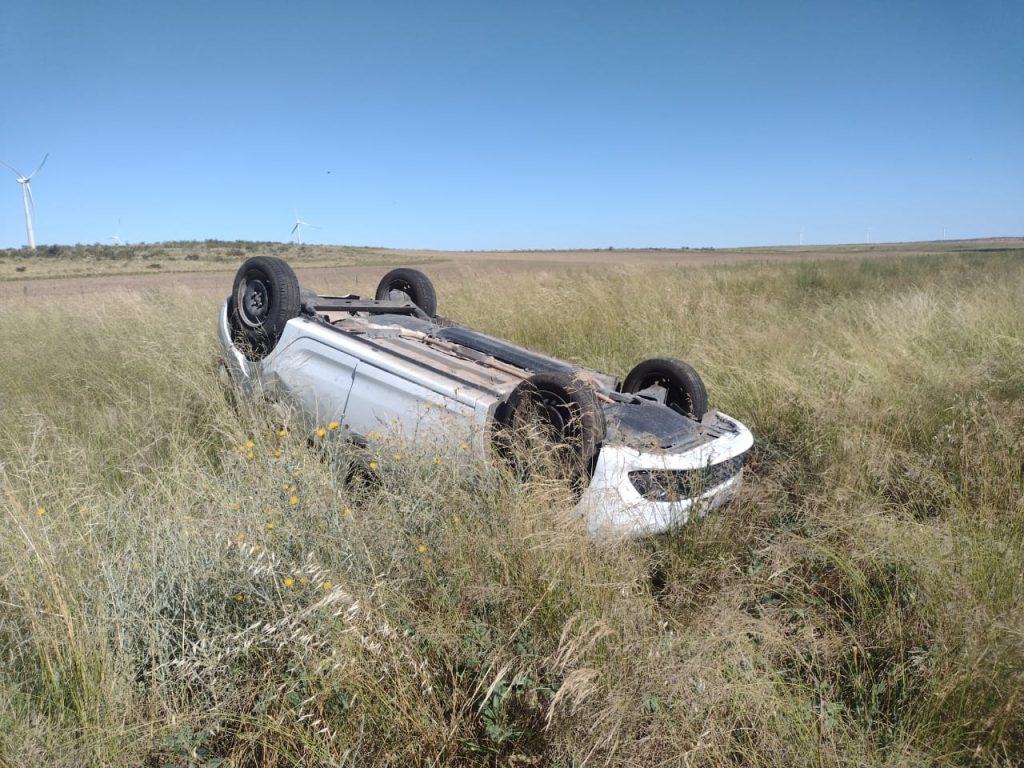 Sábado accidentado en la ruta 33. A la tarde un vuelco en el kilómetro 43