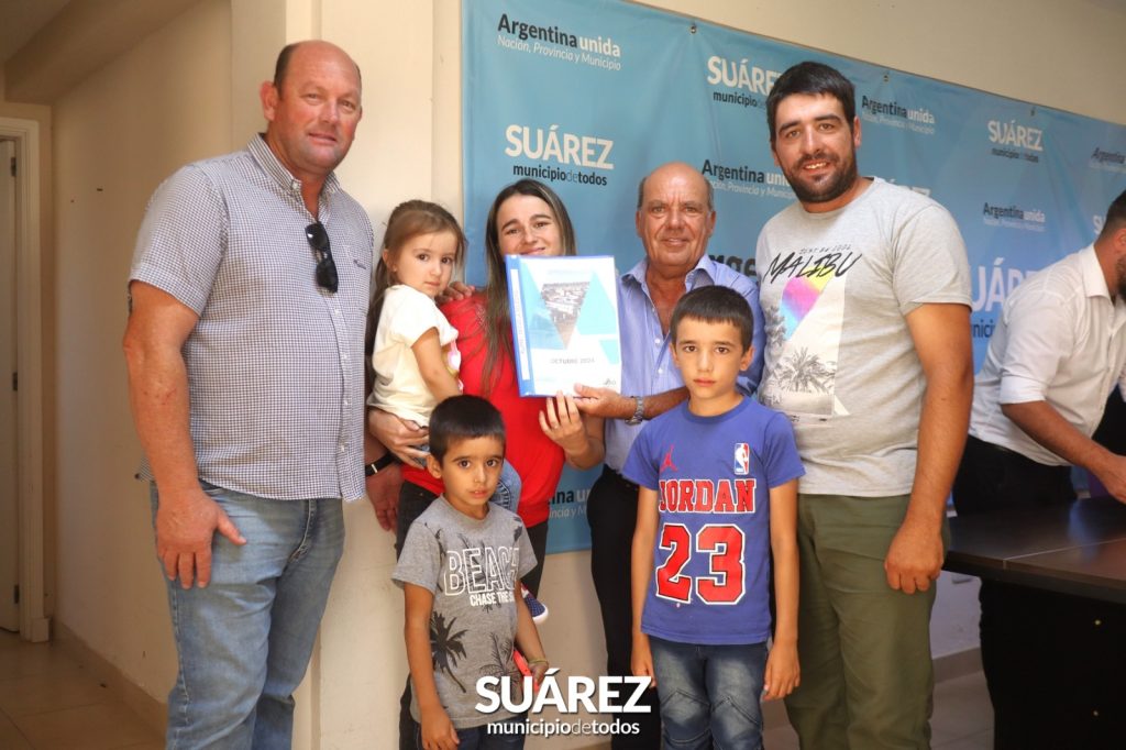 Se entregaron 20 boletos de compra a beneficiarios del sorteo