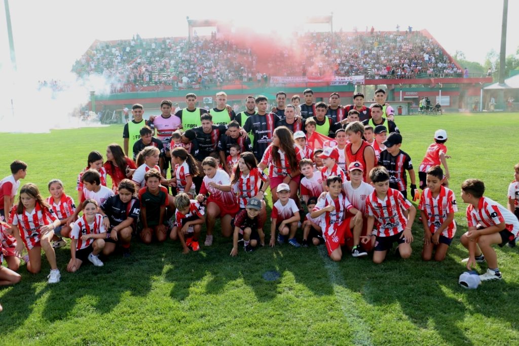 El Parque Bove lo vio festejar de nuevo a San Martin de Carhué, campeón 2024