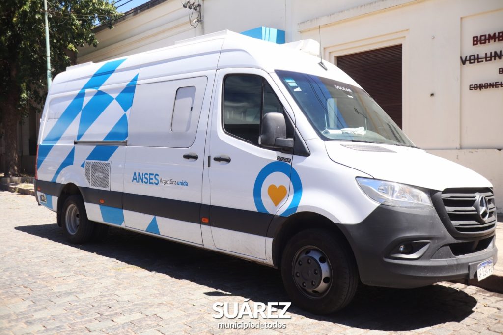 El Intendente Ricardo Moccero recibió a la Jefa Regional de Anses Ingrid Czerniecki. La visita tuvo lugar en la mañana de este lunes 27 de enero y se enmarca dentro del operativo que se encuentra realizando el organismo con motivo de los despidos de la fábrica de calzado DASS.