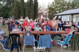 Más de 300 adultos disfrutaron de la noche de fogón este jueves 30