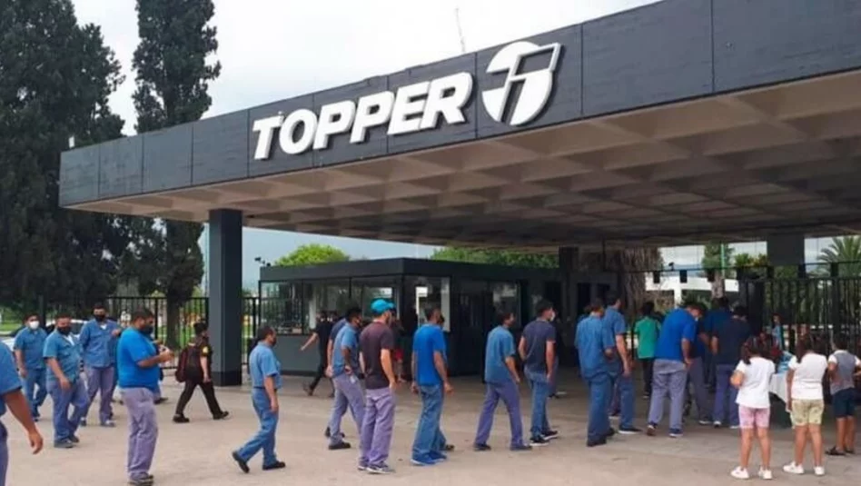 Tras despidos en Dass, la Puma de La Rioja, ahora despidos de Topper en Tucumán