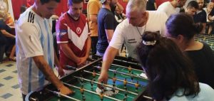 El fútbol de mesa (metegol) busca su lugar en el deporte argentino