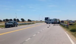 Dos vehículos colisionaron en el acceso a Colonia San Martín