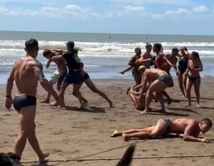 pelea de guardavidas