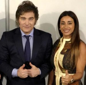 Denuncia: "por orden de arriba" en Ezeiza no controlaron las varias valijas de allegada