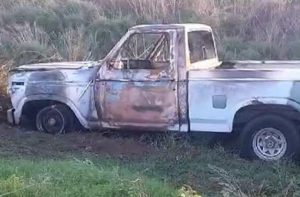 Dos jóvenes robaron e incendiaron una camioneta. Además de un camión y un auto