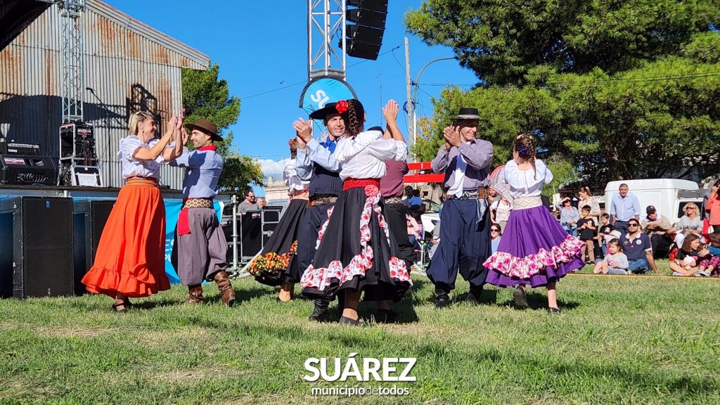 La 4° Peatonal Criolla fue una verdadera fiesta del pueblo suarense. Todas las fotos