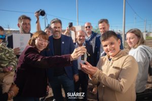 “Mientras Nación abandona, Kicillof invierte en viviendas, salud, educación y obras”