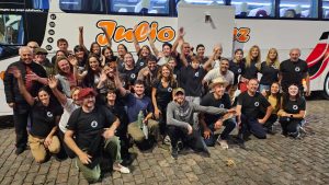 Saludo y agradecimiento a suarenses representantes de C. Suárez en Cosquin