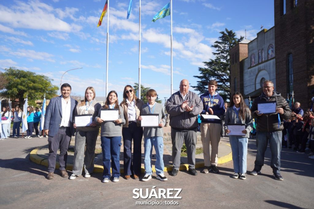 La comunidad de Santa María reconoció a los alumnos con mejores promedios