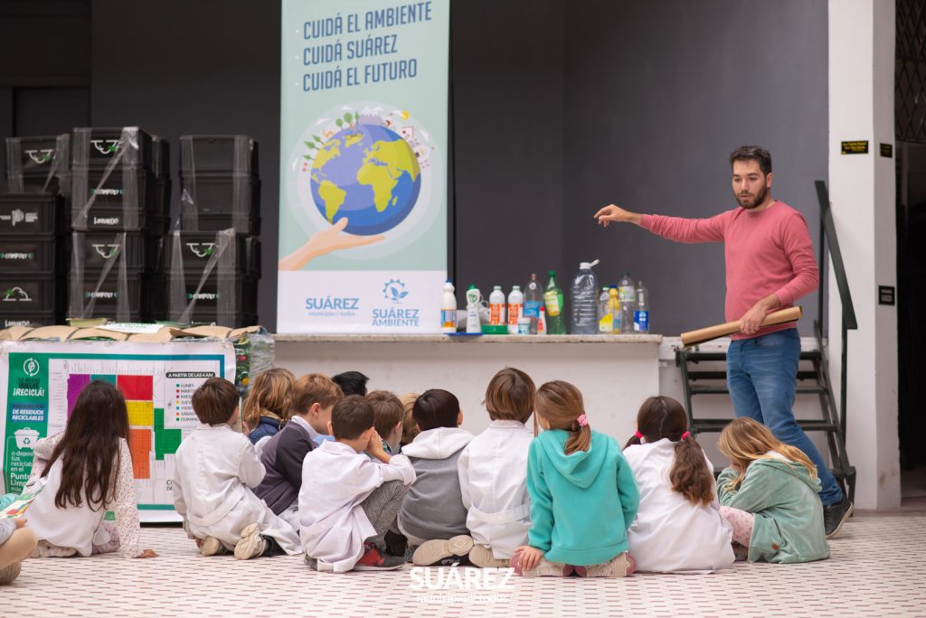 En primera etapa el Municipio entregó cajas didácticas a ocho escuelas primarias